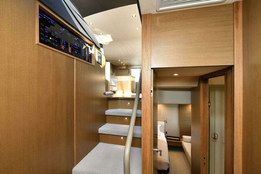 2016 Princess 52 Flybridge