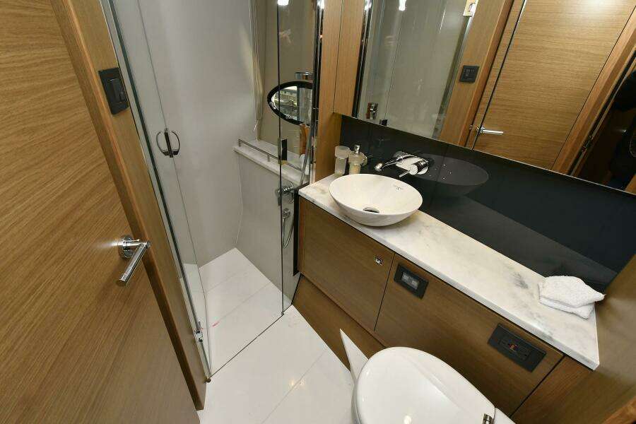 2016 Princess 52 Flybridge