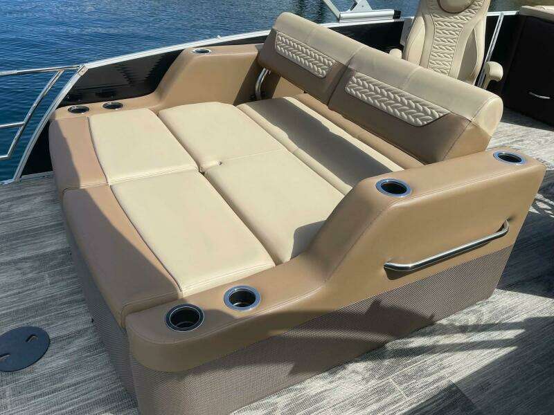 2024 Godfrey MC 235 DFL GTP