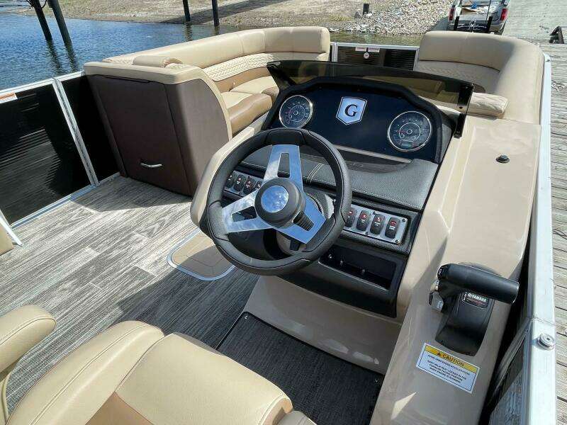 2024 Godfrey MC 235 DFL GTP