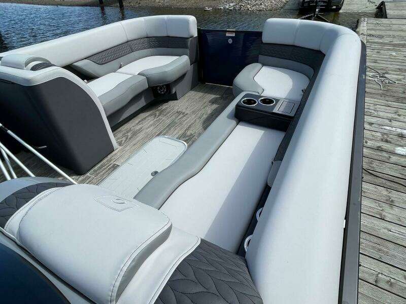 2024 Godfrey MC 235 C GTP