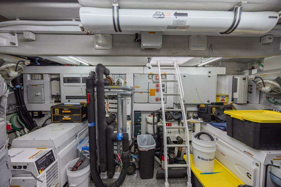 2017 Sunseeker 75 Yacht