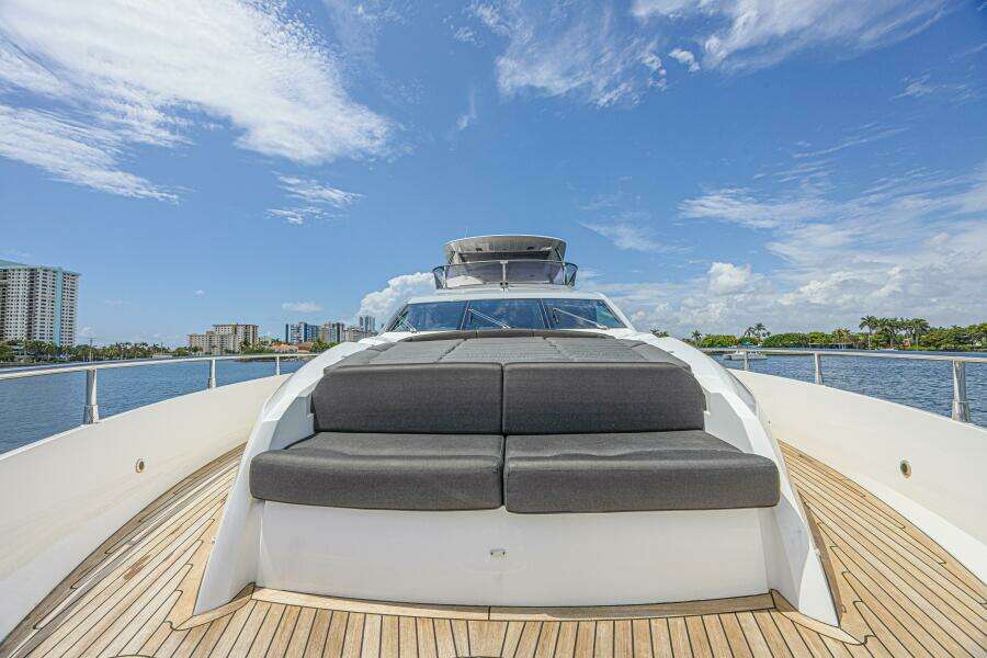 2017 Sunseeker 75 Yacht