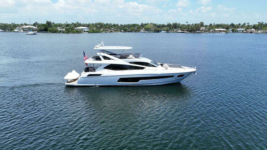 2017 Sunseeker 75 Yacht