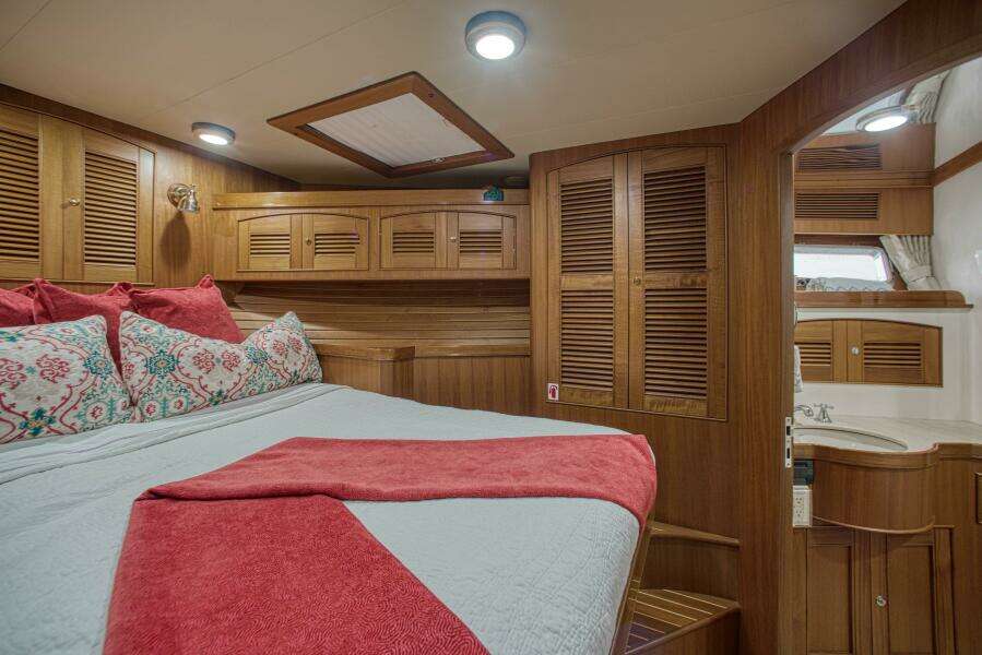 2011 Marlow Explorer 70E