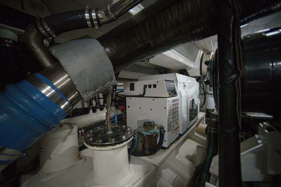 2011 Marlow Explorer 70E