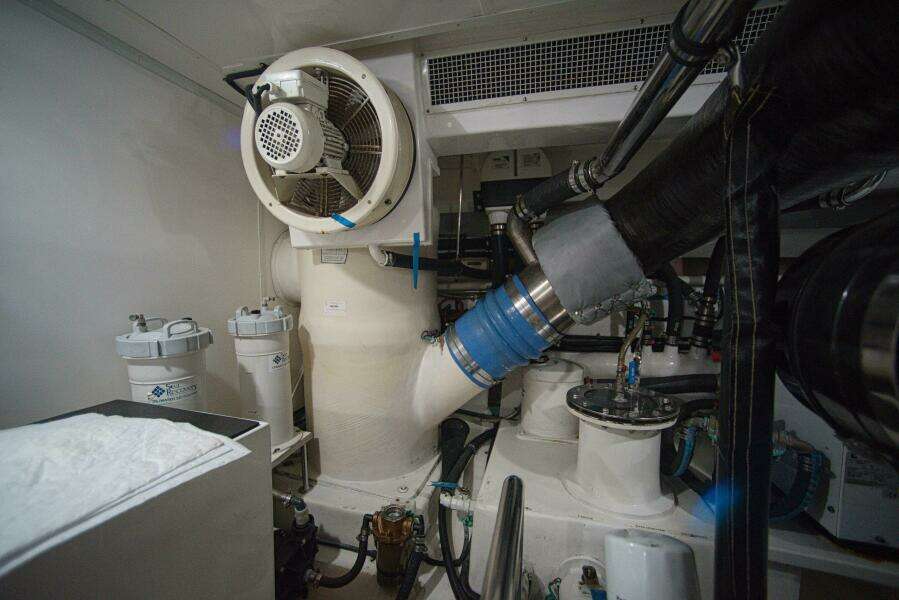 2011 Marlow Explorer 70E