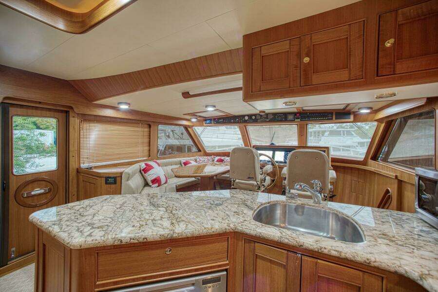 2011 Marlow Explorer 70E