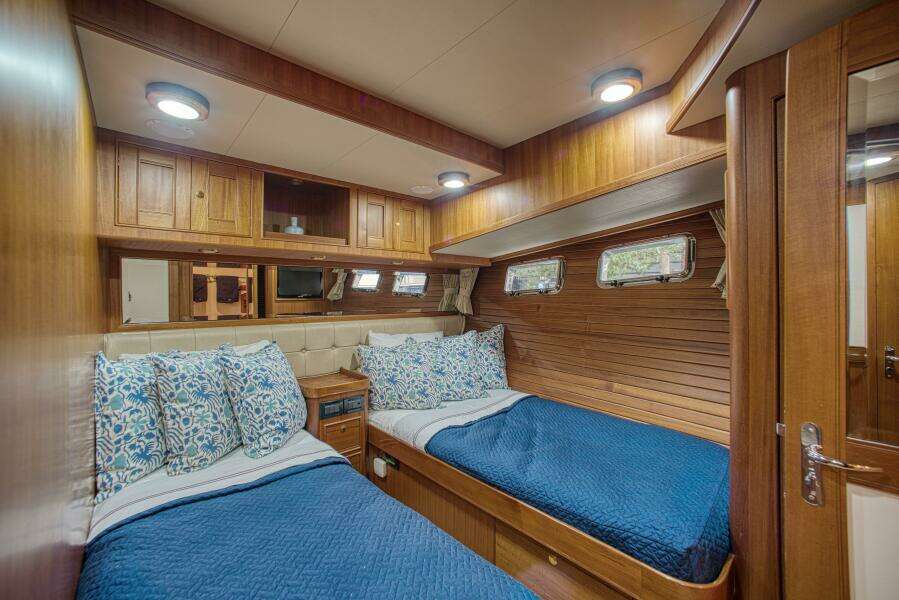 2011 Marlow Explorer 70E