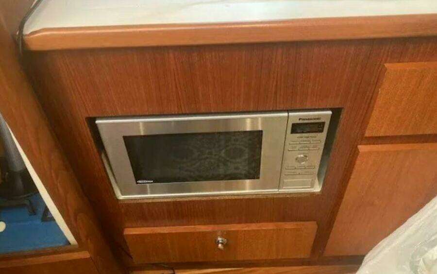 2000 Tiara Yachts 3500 Express