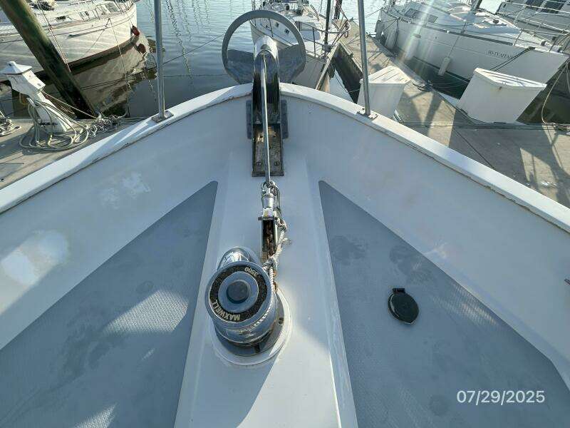 44' DeFever achor windlass1