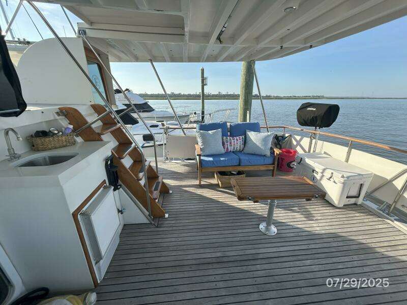 44' DeFever sundeck starboard