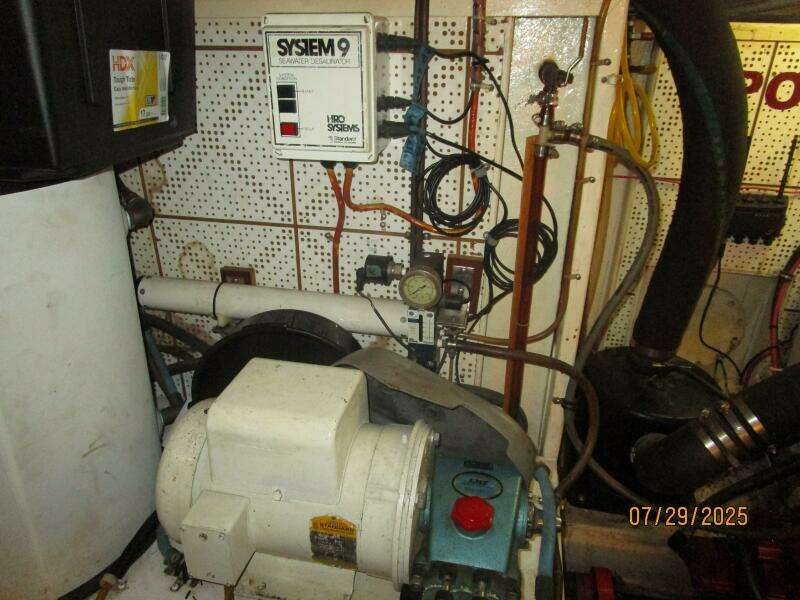 44' DeFever watermaker