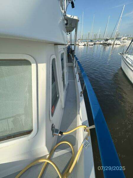 44' DeFever port side deck1