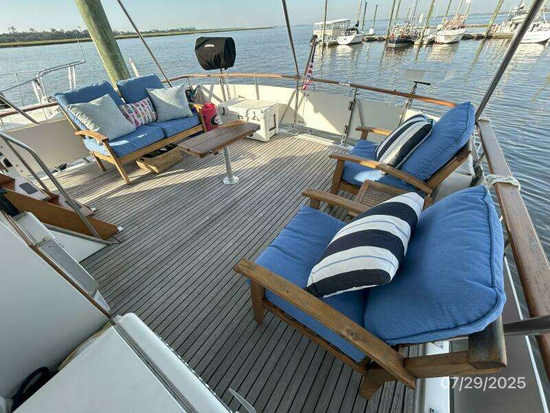 44' DeFever sundeck2