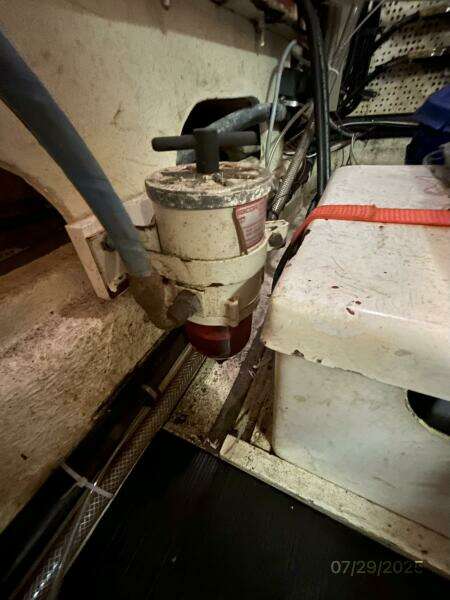 44' DeFever generator Racor fuel filter