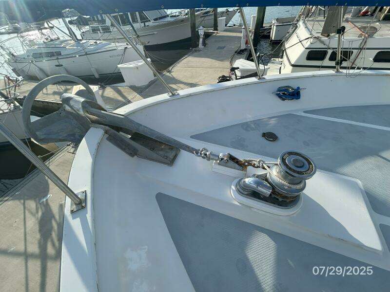 44' DeFever anchor windlass2