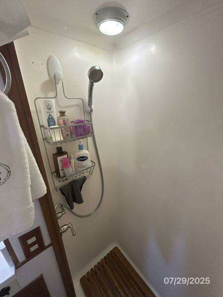 44' DeFever master stateroom shower