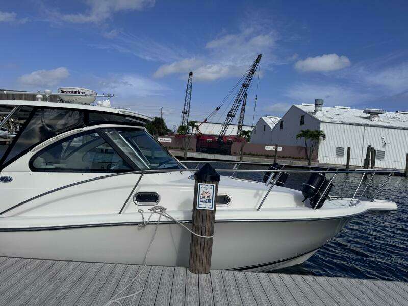 2007 Pursuit 335 Offshore