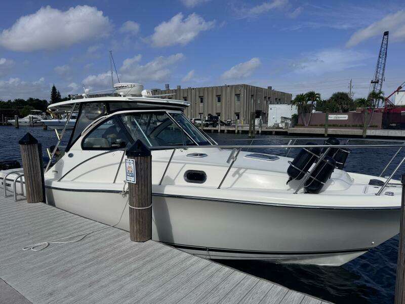 2007 Pursuit 335 Offshore