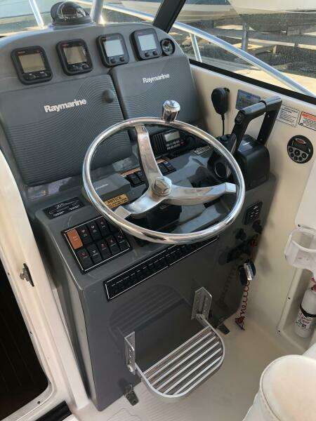 2007 Pursuit 335 Offshore