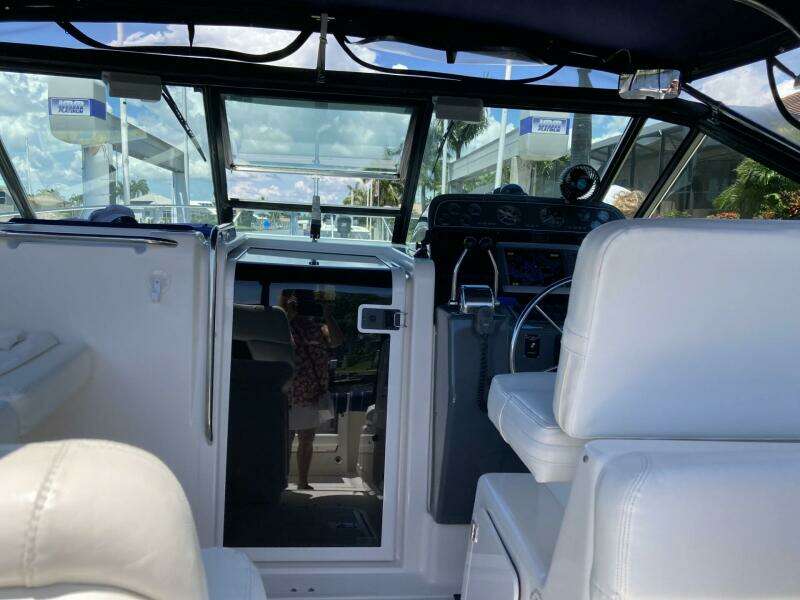 2000 Tiara Yachts 3100 Open