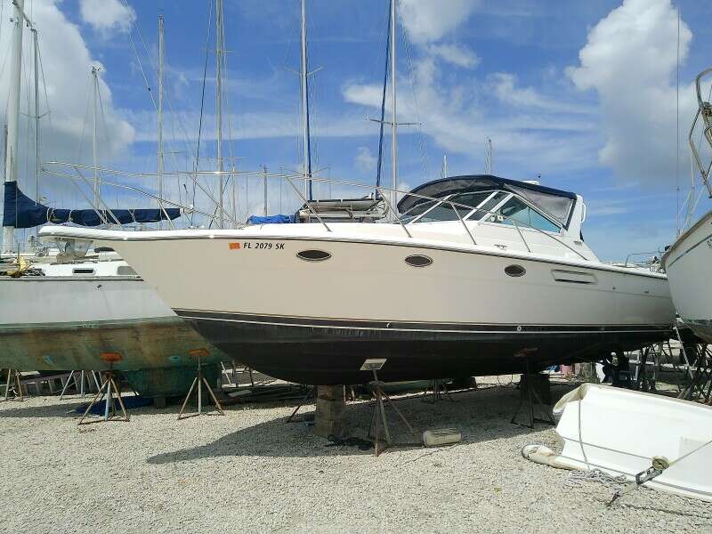 2000 Tiara Yachts 3100 Open