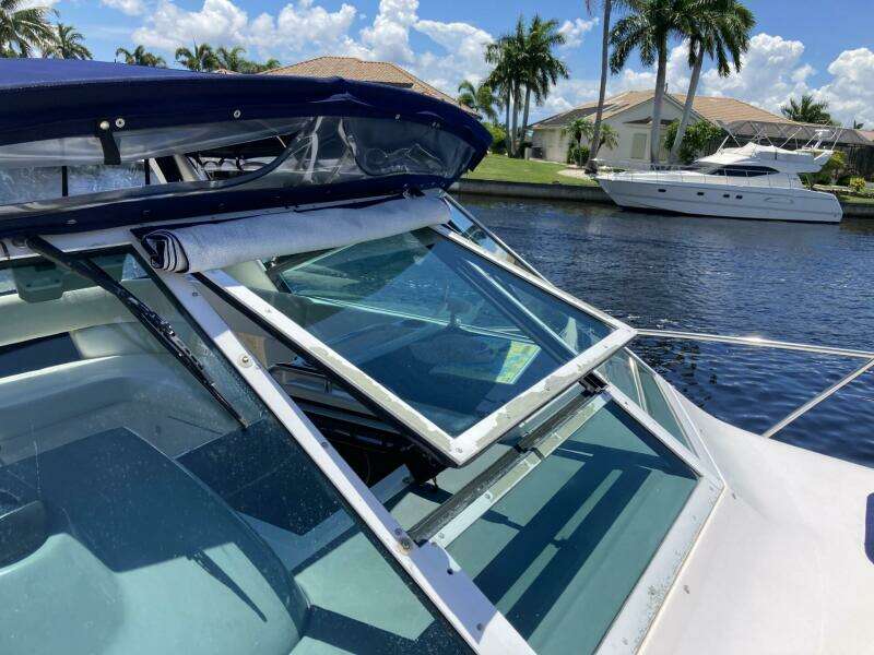 2000 Tiara Yachts 3100 Open