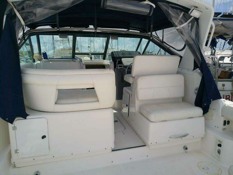 2000 Tiara Yachts 3100 Open