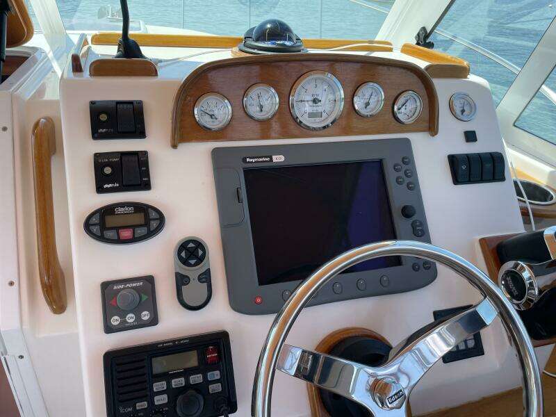 2004 Hunt Yachts Surfhunter