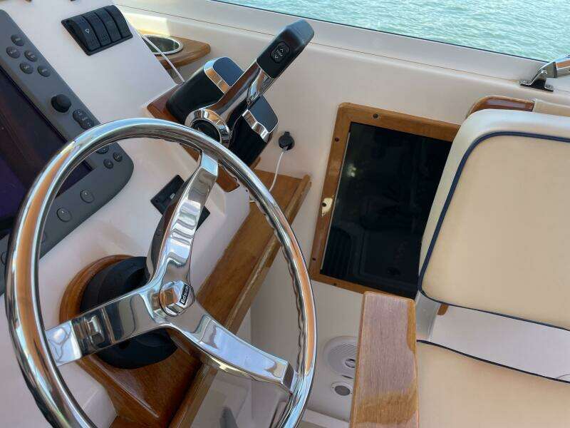 2004 Hunt Yachts Surfhunter