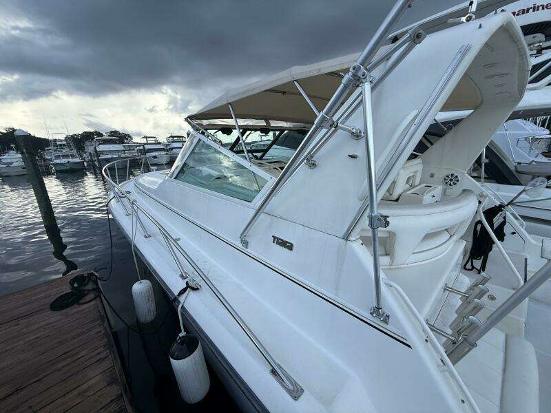 1991 Tiara Yachts 43 Open