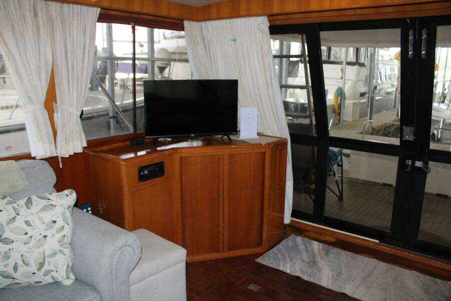 50 ft Ocean Alexander - Entertainment Center