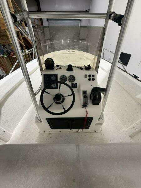 2002 Key Largo 2100 CC