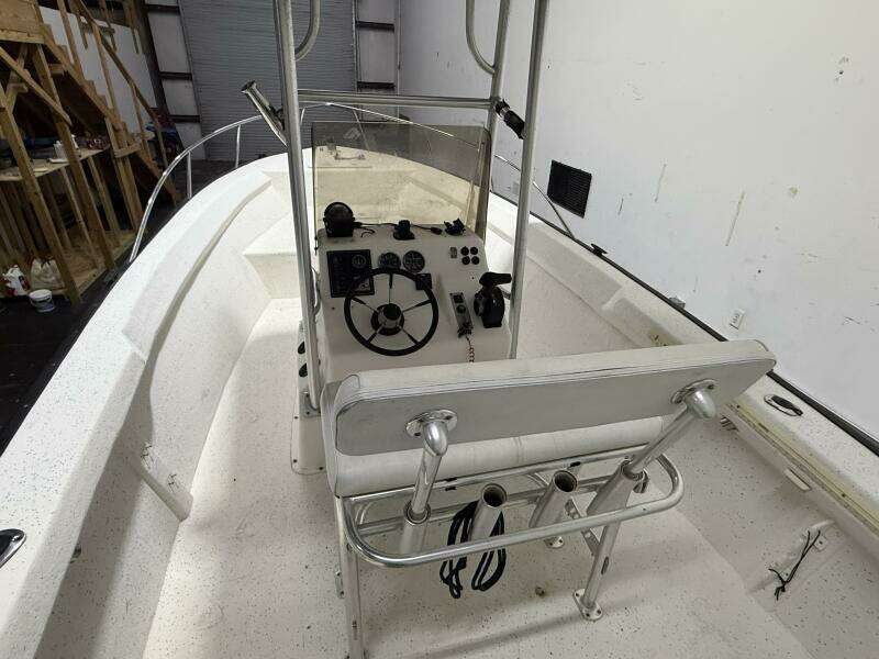 2002 Key Largo 2100 CC