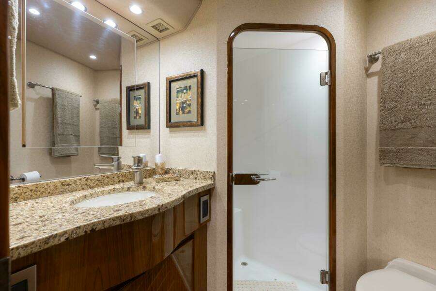 Forward Starboard Head