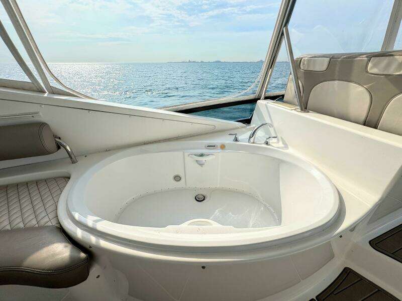 2005 Neptunus 62 Flybridge