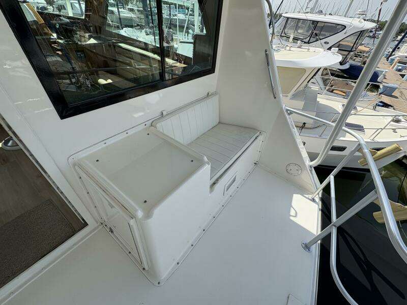1985 Hatteras 60 Enclosed Bridge