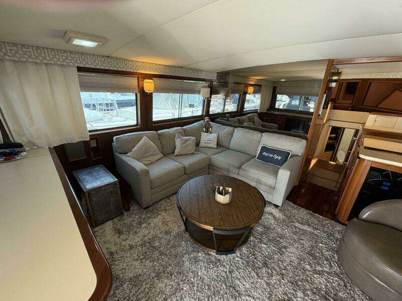 1985 Hatteras 60 Enclosed Bridge