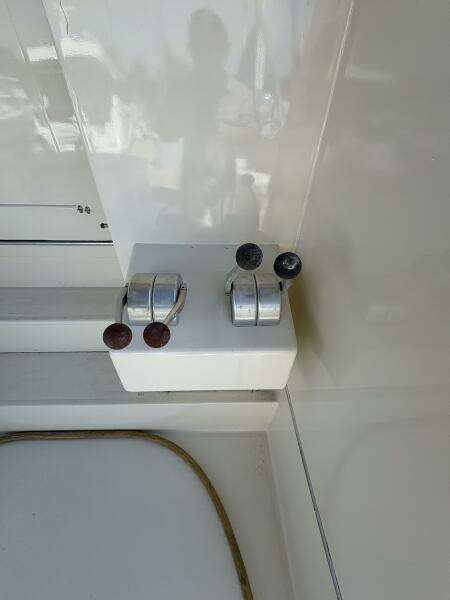 1985 Hatteras 60 Enclosed Bridge