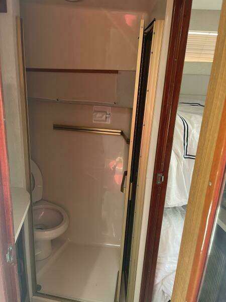 1985 Sea Ray 460 Express Cruiser