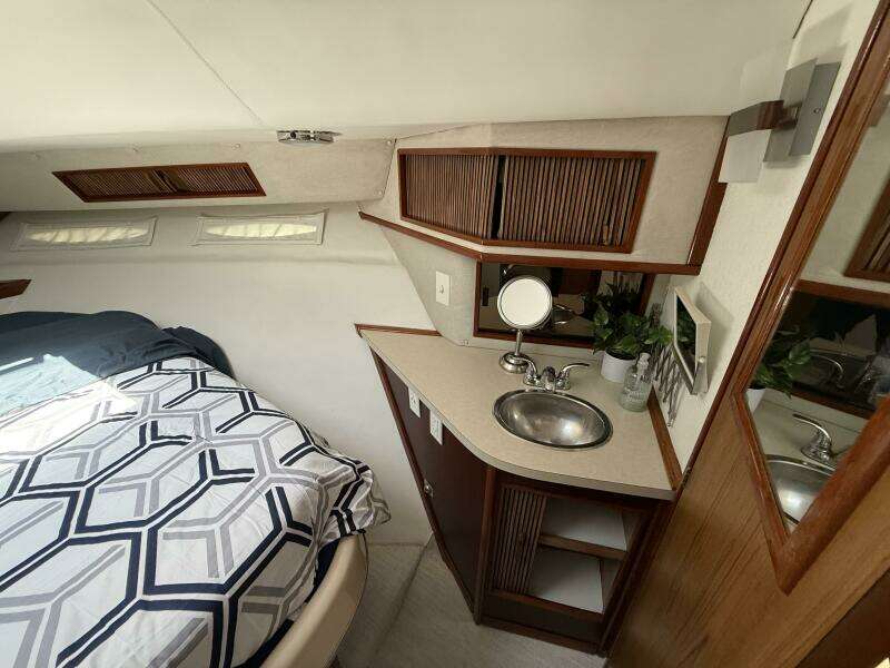 1985 Sea Ray 460 Express Cruiser