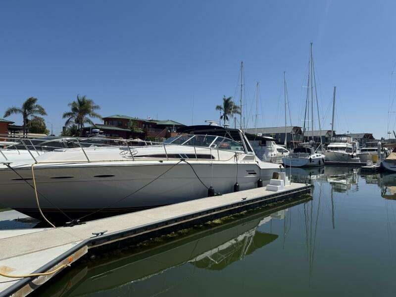 1985 Sea Ray 460 Express Cruiser