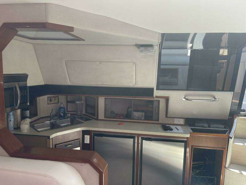 1985 Sea Ray 460 Express Cruiser
