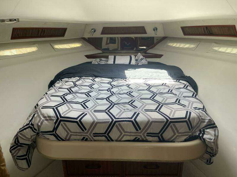 1985 Sea Ray 460 Express Cruiser