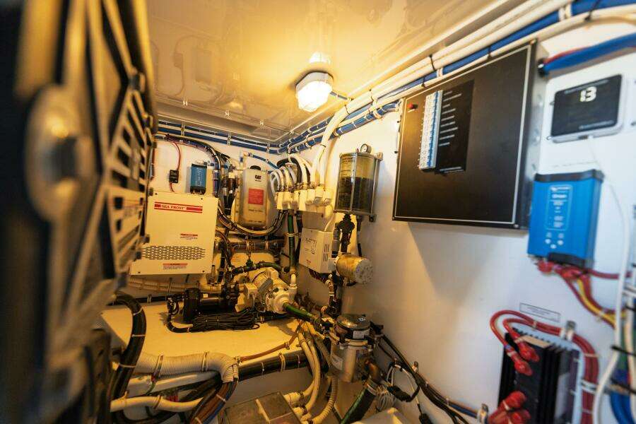 2018 Hatteras GT45X Flybridge