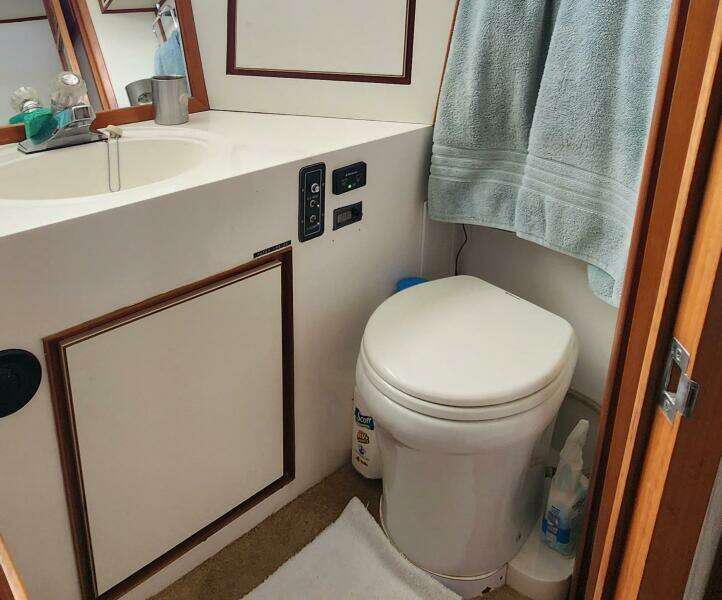 1988 Vantare 44 Aft Cabin