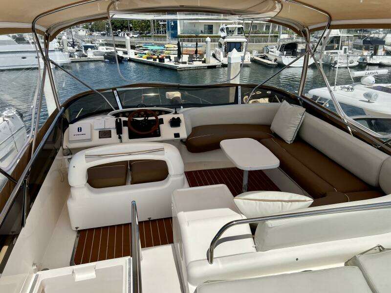 2000 Viking Princess 52 Flybridge