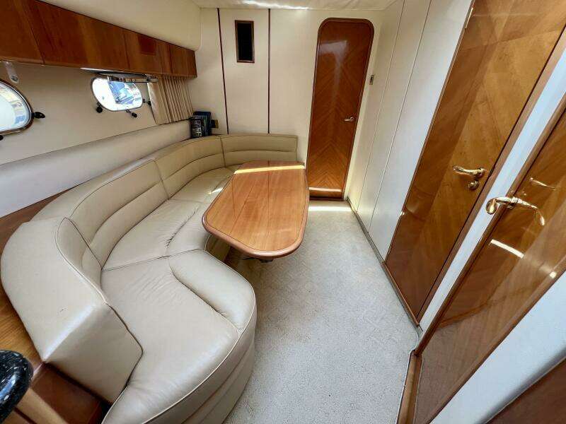 2000 Viking Princess 52 Flybridge