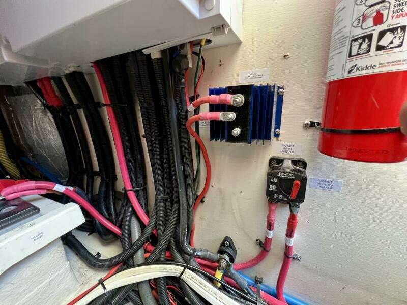 2000 Viking Princess 52 Flybridge